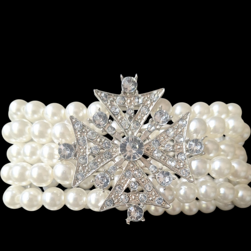 4 Piece Pearl Bracelet Set with Crystal Accent. With Earings - Picture 3 of 3